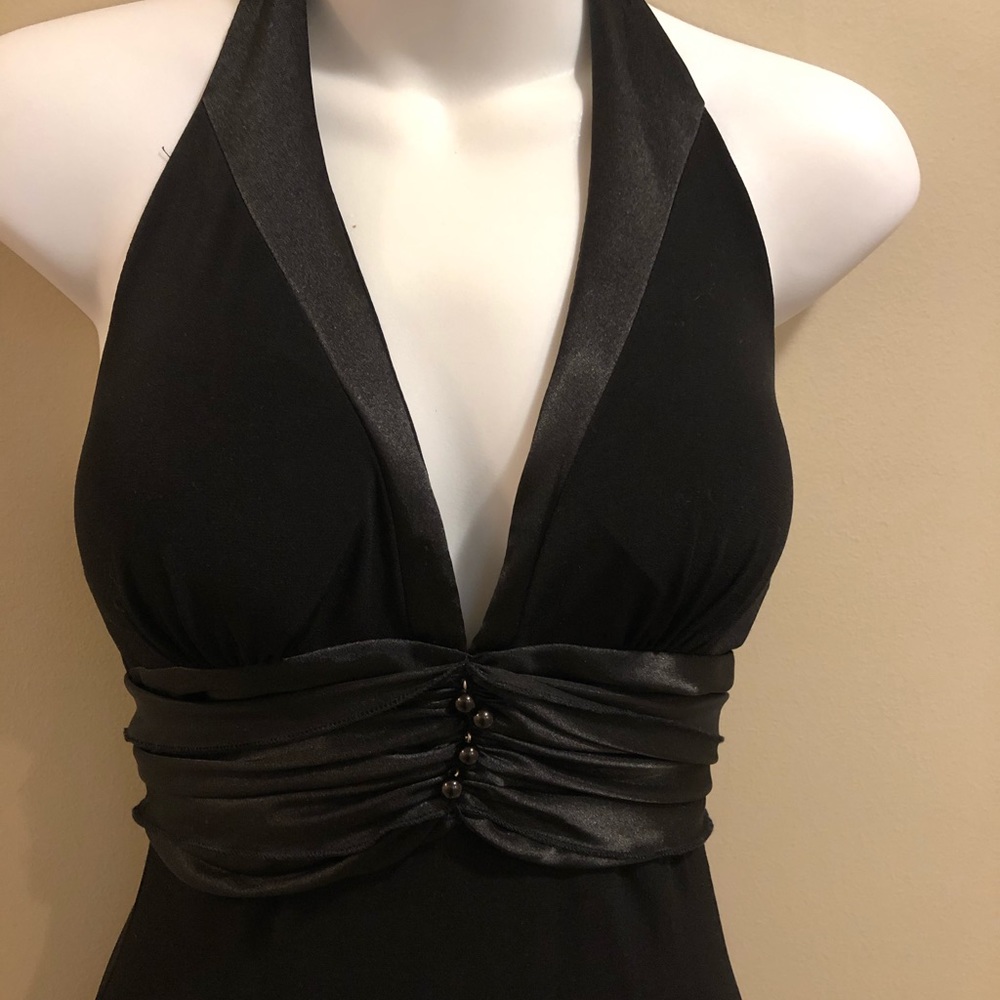 dress is ideal for a wedding or New Years Eve!!